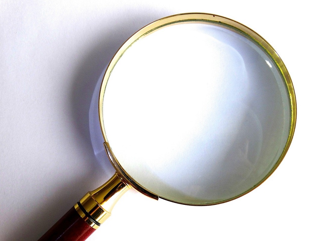 schuldetektive-magnifying-glass.jpg